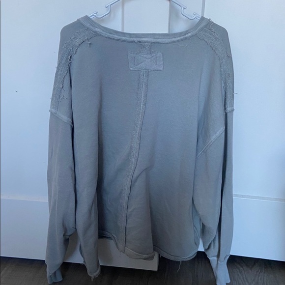 Free People We The Free Venice V-Neck Sweatshirt: Cold Winter; Size Small - Picture 10 of 13
